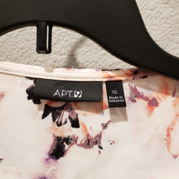 Apt 9. Button down Floral Blouse - Picture 3 of 4